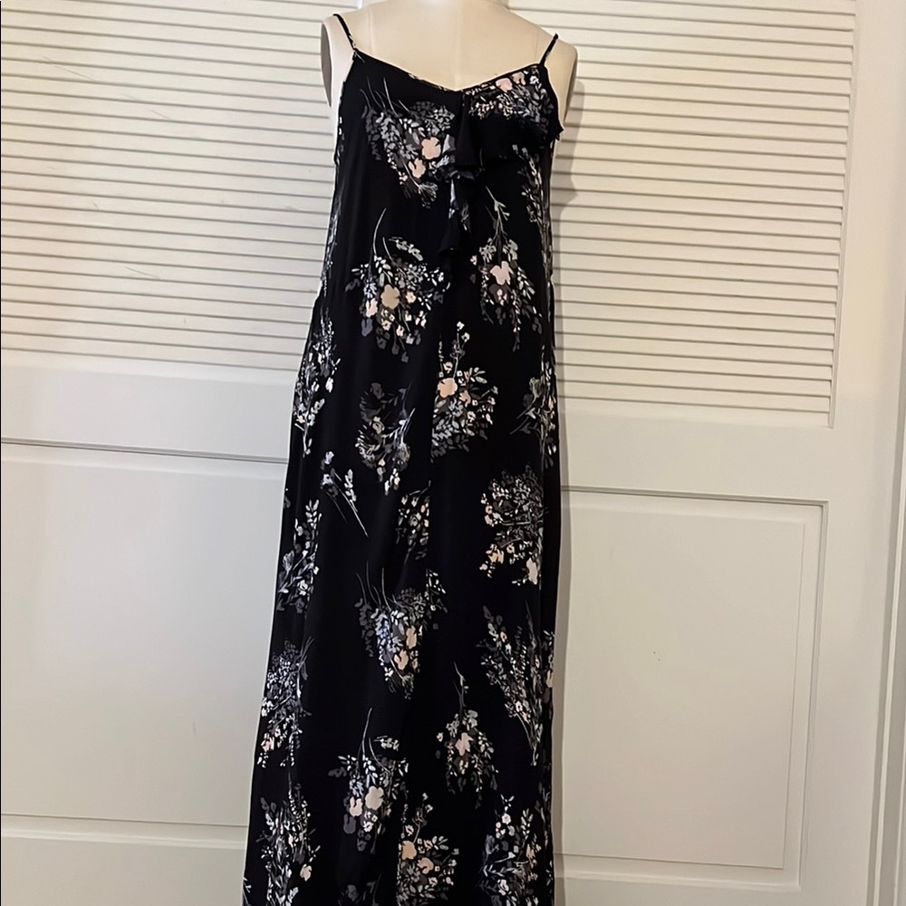 LEITH Black Floral Spaghetti Straps Maxi Dress
Size M Spring/Summer